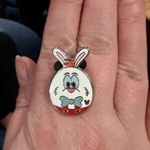 Disneyland 2023 Hidden Mickey series. Roger Rabbit completer pin.